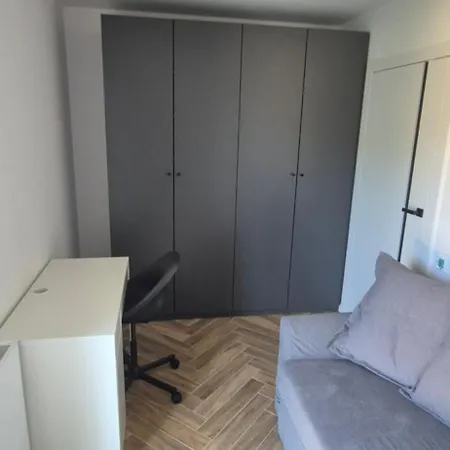 - Roosevelta - Parking Apartment Swinoujscie